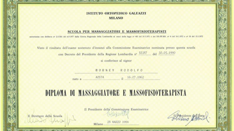 1 – Diploma di massaggiatore e massofisioterapista